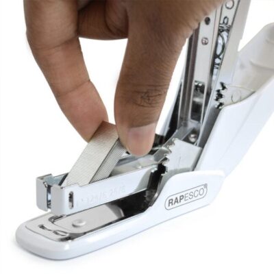 Cách lắp ghim bấm giấy