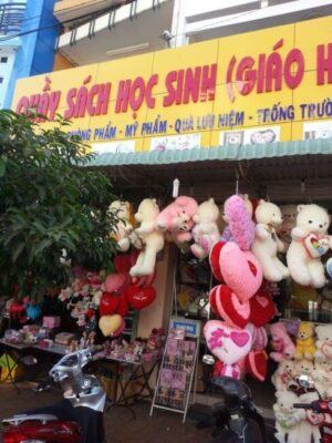 Quầy sách Giáo Hoàng