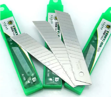 1 hộp lưỡi dao rọc giấy giá bao nhiêu?