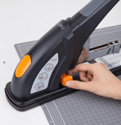 Dập ghim 120 tờ Deli công suất lớn