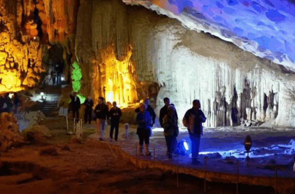 Discover the magic of Ha Long Bay once in your life Discover the magic of Ha Long Bay once in your life