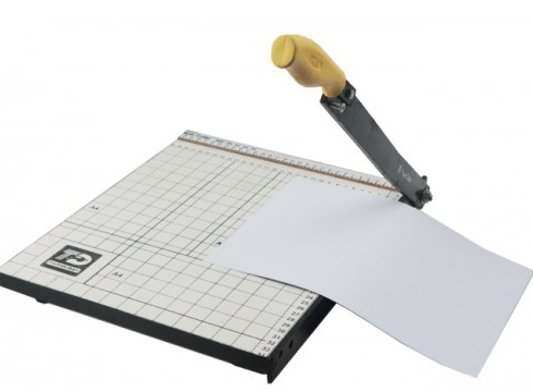 Bàn cắt giấy giá bao nhiêu tiền một cái?