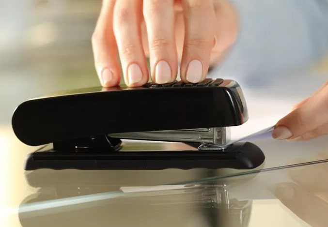 Máy bấm kim tại TPHCM — Giá tốt & Hướng dẫn chọn mua 2026